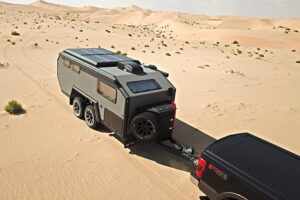 Bruder EXP-6 Caravan