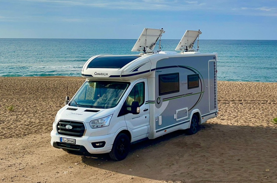 Weltneuheit: HEPA SUNSEEKER – Vollautomatische Solartracker für Freizeitfahrzeuge